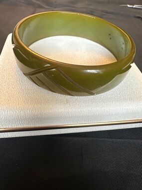 Carved Olive Green Bakelite Bangle Bracelet